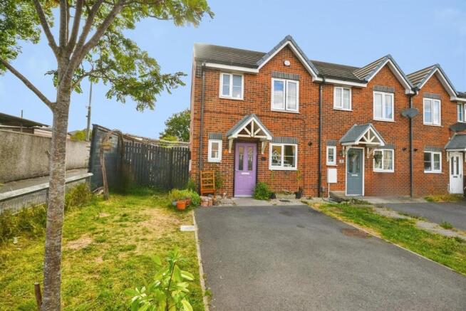 3 bed End of Terrace for sale in middlesbrough