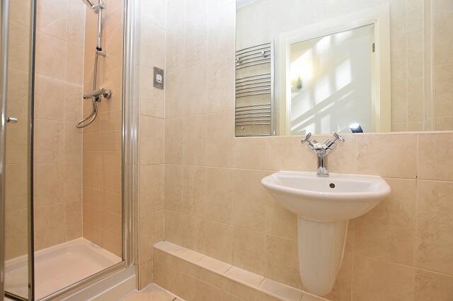 2 bed Apartment to rent Image 7