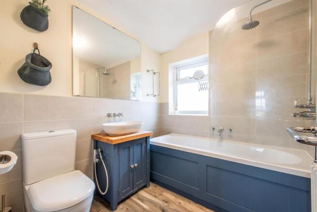 Family Bathrooom