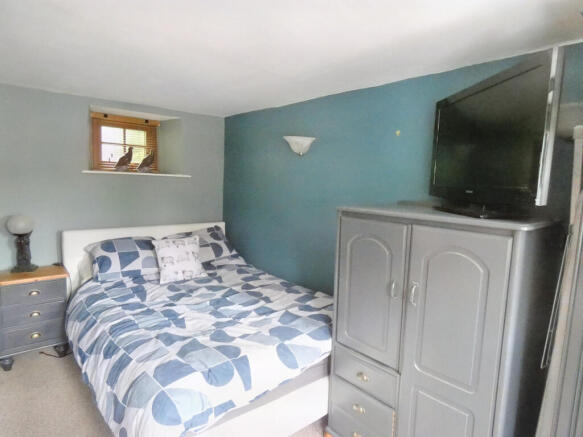 2 bed Semi-Detached for sale Image 6