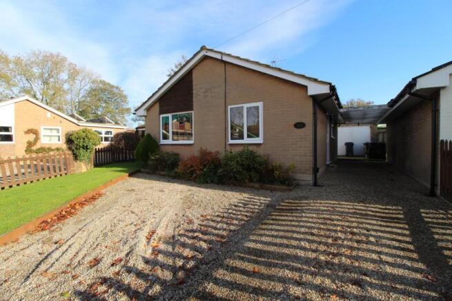 FRONT GARDEN & DRIVEWAY