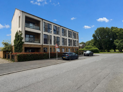 Farnborough Road, Locking Parklands - IMMACULATE