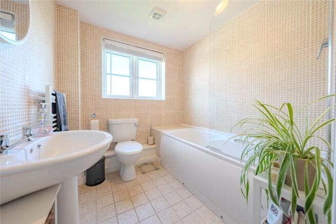 2 bed Apartment for sale Image 7
