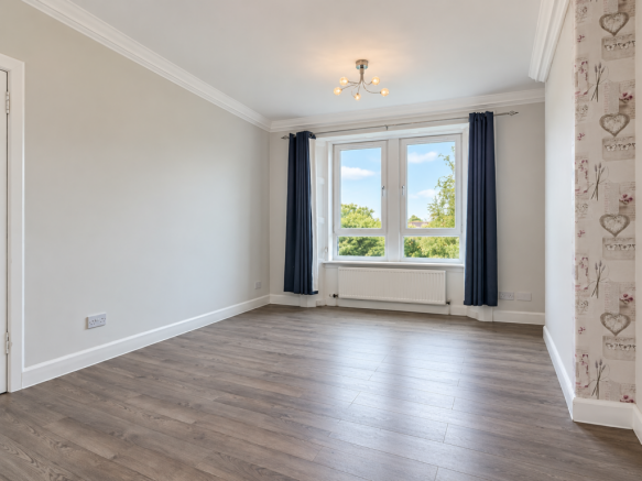 12 Muirhall Road, Larbert, Falkirk, FK5 4AP photo 3