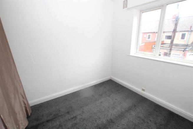 bedroom 2 .jpg
