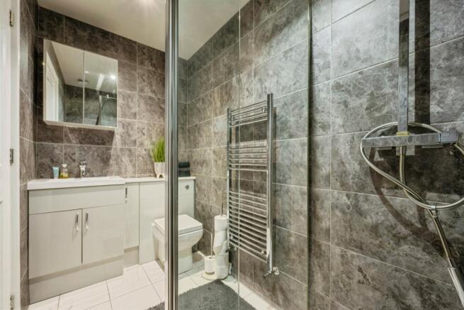 5 bed Town House for sale Image 11