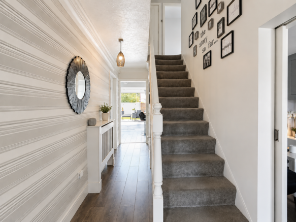 4 bed Detached for sale Image 5