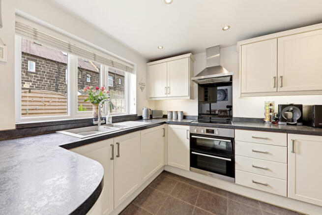 3 bed Semi-Detached for sale Image 2