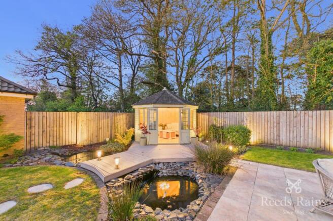 4 bed Detached for sale Image 6
