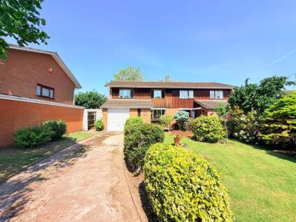 Columbia Gardens, Bedworth, CV12