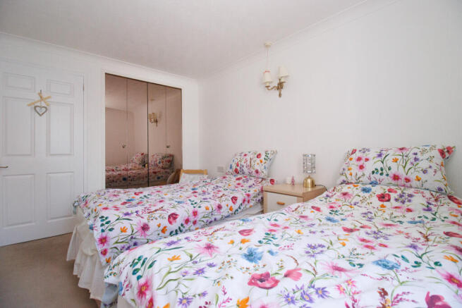 1 bed Ground Flat for sale Image 7