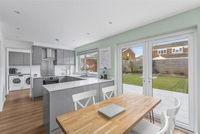 69 Chatsworth Drive, Banbury-10.jpg