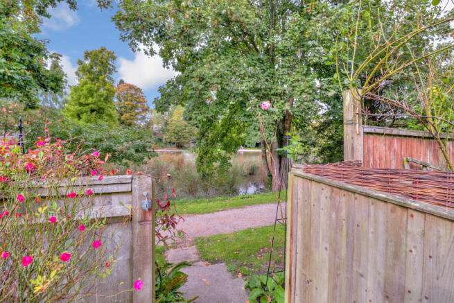 Gated Access to Midhurst Pond