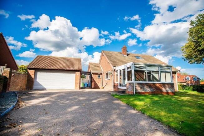 2 bed Detached Bungalow for sale Image 4