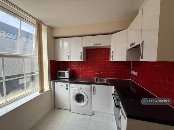 1 bed Flat to rent Image 7