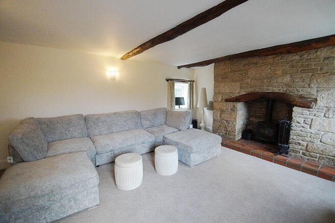 3 bed Character Property to rent Image 7