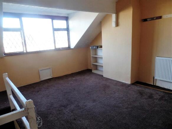 3 bed Terraced to rent Image 12