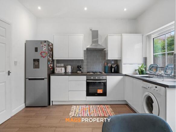 Kitchen / Dining Area