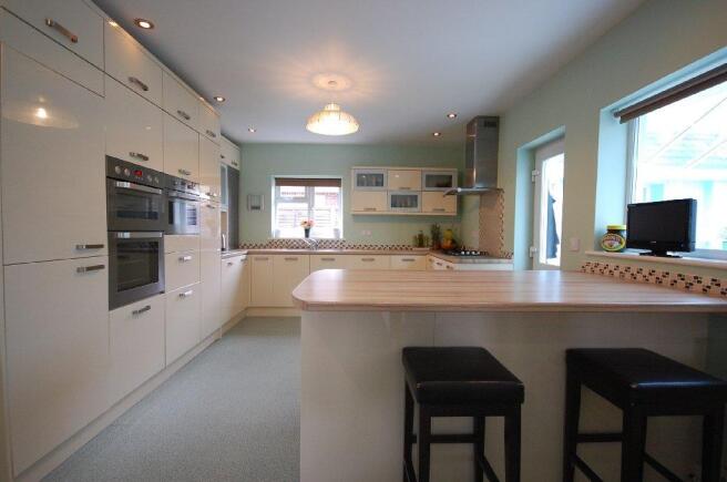 Kitchen/Breakfast Ro