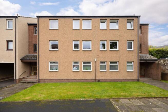 2-bed flat on Meadowfield Court, Edinburgh, EH8, £190,000