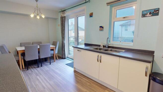 Kitchen/Dining Room