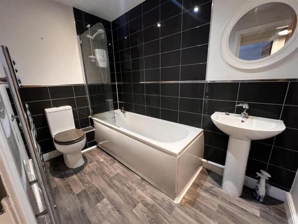 2 bed Apartment for sale Image 8