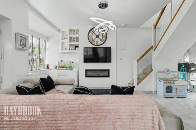 3 bed Semi-Detached for sale Image 4