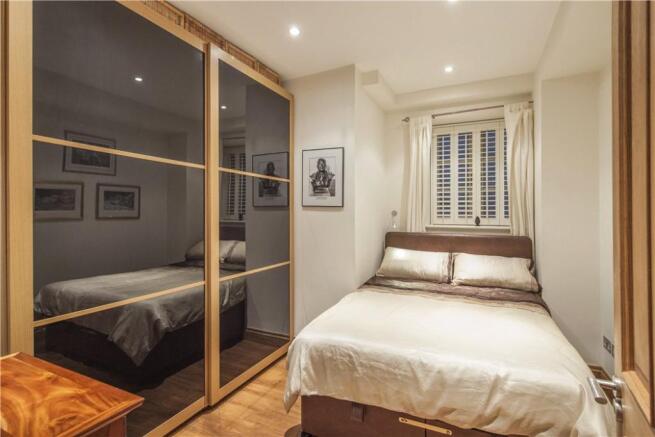 Bedroom: W2