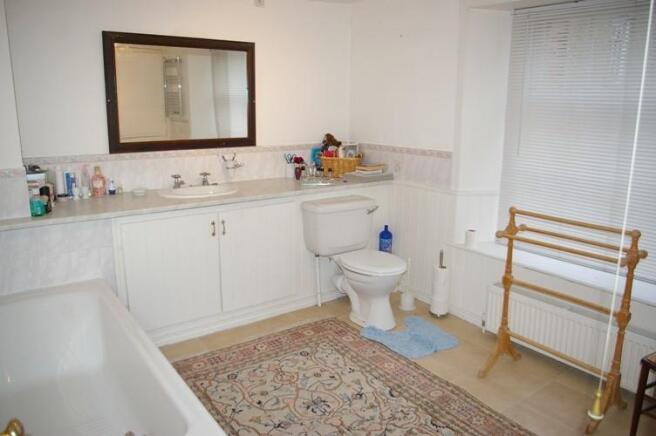 ONE OF 2 BATHROOMS