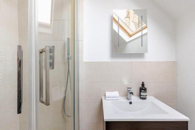 full bathroom 2.jpg