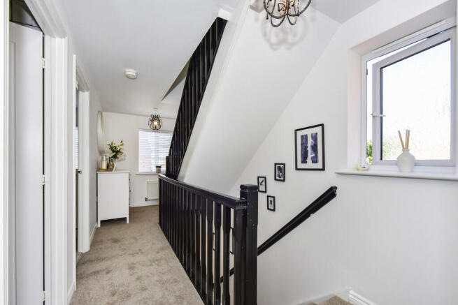 3 bed Semi-Detached for sale Image 8