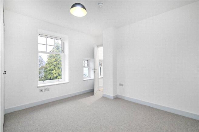 1 bed Apartment to rent Image 4