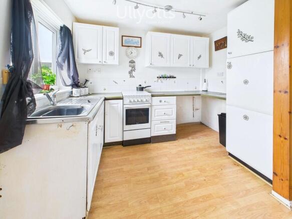 2 bed Semi-Detached for sale Image 5