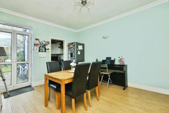4 bed Terraced for sale Image 9