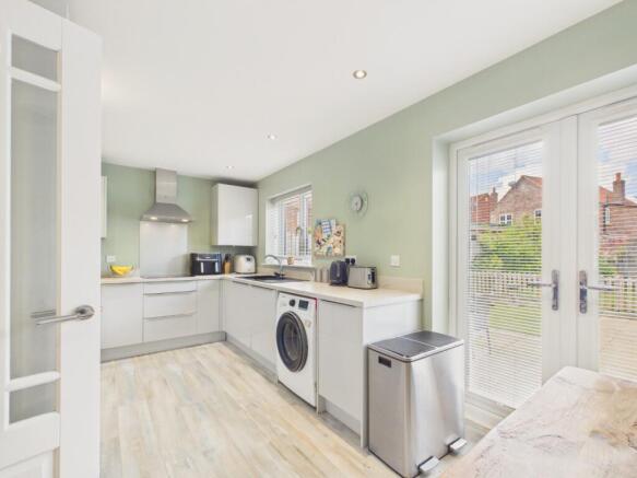 3 bed Semi-Detached for sale Image 5