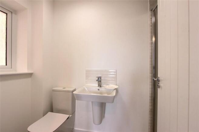 4 bed Detached for sale Image 12