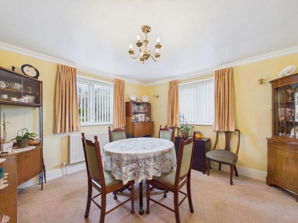 4 bed Detached for sale Image 9