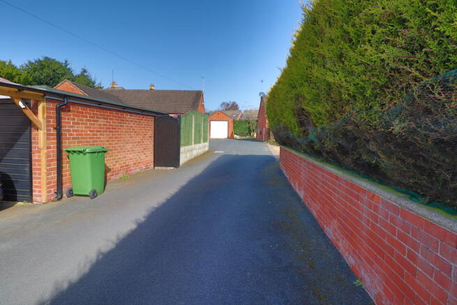 Private Drive leading to Salisbury Corner