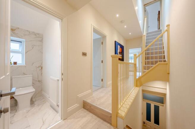 2 bed Flat for sale Image 11