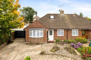 1, The Plat, Horsham RH12 2AE