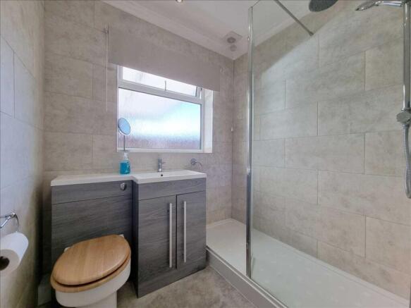 Shower Room:
