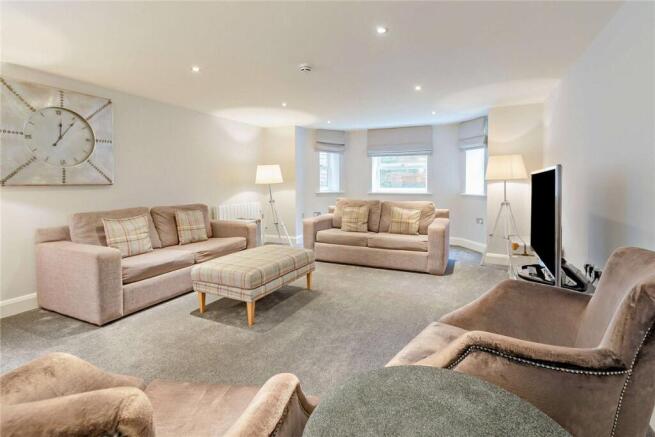 17 bed House for sale Image 11