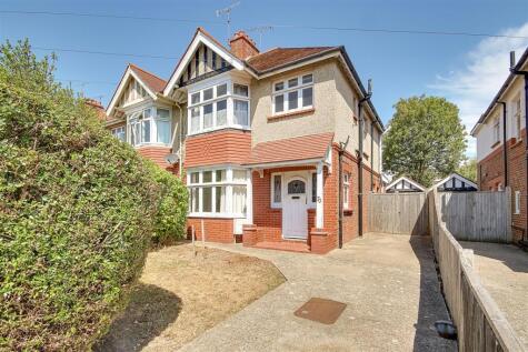 Broomfield Avenue, Worthing, BN14