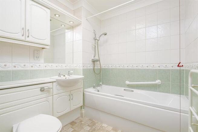 flat-pegasus-court-banstead-101.jpg