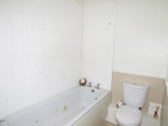 COMBINED BATHROOM/W.C.