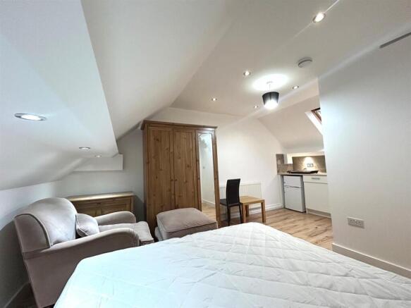 Bedroom 4-1.jpg