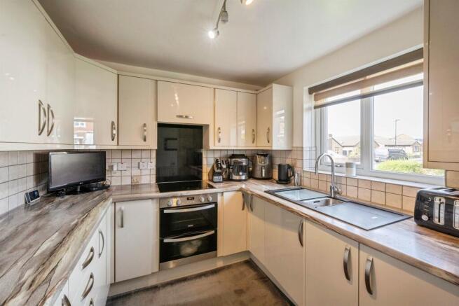 2 bed Detached for sale Image 7