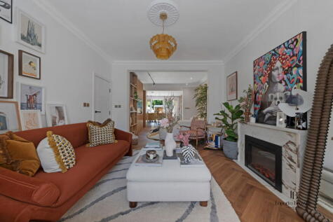 Crewys Road, NW2