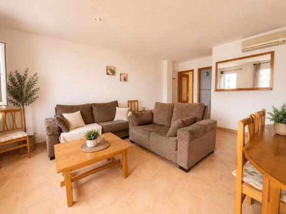 Living room 2.jpg