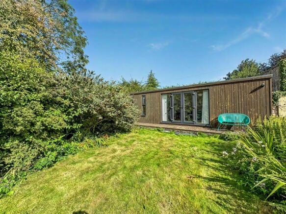 4 bed House for sale Image 6